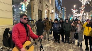 Зимние уличные музыканты в Питере сыграли песню «Районы-кварталы» группы «Звери» – группа Visconti