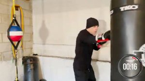 Работа на тяжелом мешке 2 удара в серии