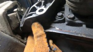 Замена подушки КПП без снятия кулисы. OPEL VECTRA