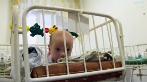 ДЕВОЧКУ отдали в ДЕТСКИЙ дом, потому что МАТЬ считала её НЕКРАСИВОЙ. Вот как сложилась ЕЁ судьба ..