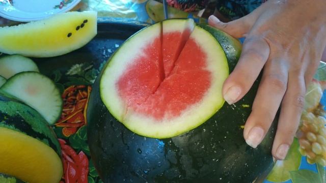 Пробуем жёлтый арбуз, и арбуз бессемянный/Какой вкусней?/Арбузы из Кубани/#кубанскиеарбузы смотреть онлайн