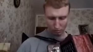 А за окошком месяц май