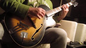 Marma jazz guitar, combo Peavey Envoy 110, loop nux core