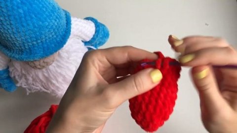 Новогодний гном крючком. Мастер-класс. Часть 1.