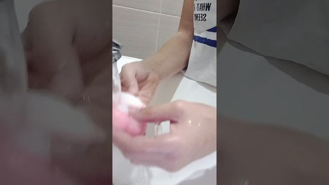 Из-за того что прошлось говорить тихо получился голос не красивый❤🩹