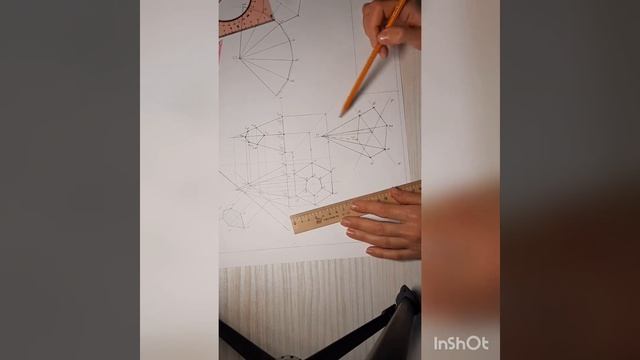 Часть 2. Построение комплексного чертежа усечённой пирамиды смотреть онлайн