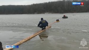 На водохранилище реки Воронки спасли мужчину с ребенком