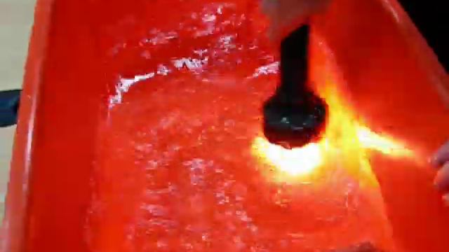 1000 Lumen Luxeon LED Torch смотреть онлайн