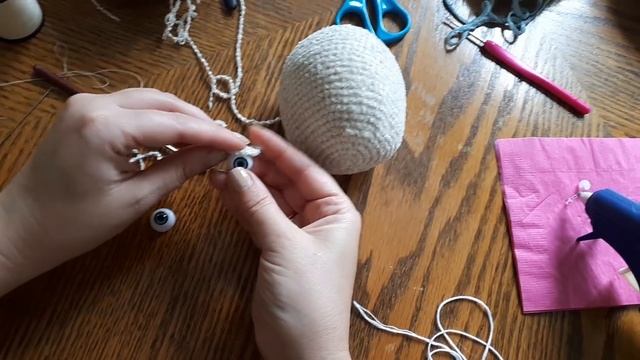 Вязаный зайчик МК Оформление мордочки 1 ЧАСТЬ - #amigurumi #амигуруми смотреть онлайн