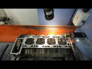 ремонт ГБЦ торцовка клапана замена направляющих втулок