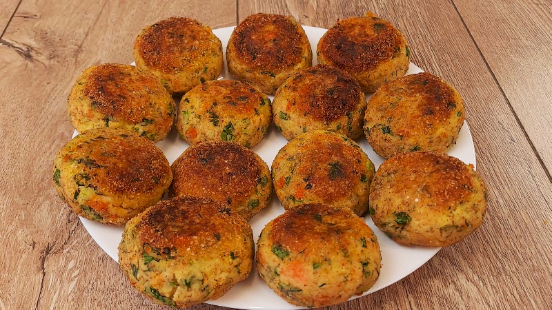 Картошка и 1 яйцо! Они такие вкусные, я могу готовить их каждый день! Простой рецепт картофельных ко