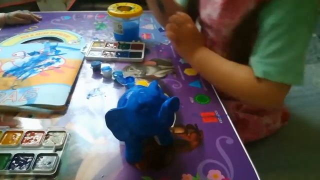 DIY/Занимаемся творчеством/Раскрась слоника/Развивашки смотреть онлайн