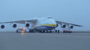 Dünyanın ən iri hava gəmisi Bakıda eniş etdi / The largest aircraft in the world landed in Baku