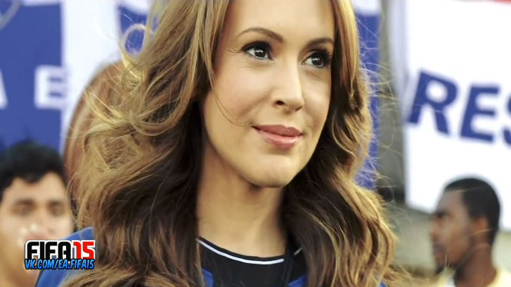 10 самых сексуальных звездных футбольных болельщиц