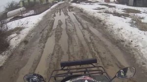 Покатушка на квадроцикле по грязи.(с камерой на шлеме)