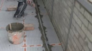 Установка маяков для армированной стяжки пола