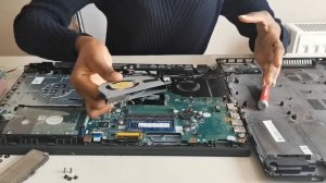 How to open a laptop (packard bell) | How to access the internal battery of a laptop