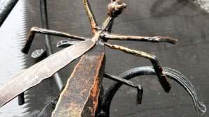 Красивая кованая подставка для цветов напольная металлическая ,ковка ,цветочник ,стрекоза