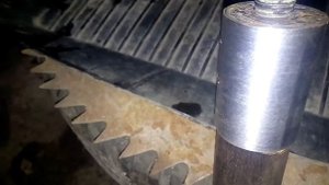 Как сделать раскрутку на черенок... Делаю разборную пешню.