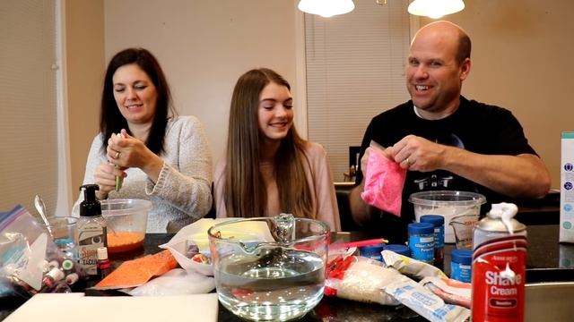 Mom vs Dad SLIME CHALLENGE / JustJordan33 смотреть онлайн