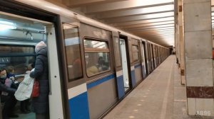 Поезд "Русич" на станции "Молодёжная"