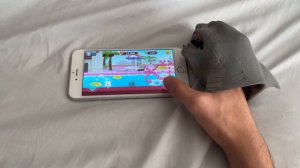 SB Movie: Shark Puppet plays Talking Tom Candy Run!