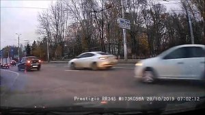 видеорегистратор Prestigio roadrunner 340/345. утро.