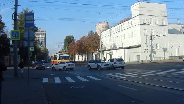 Ростовский красивый трамвай Татра, 824-й по 10-ке, 23 окт 23г смотреть онлайн