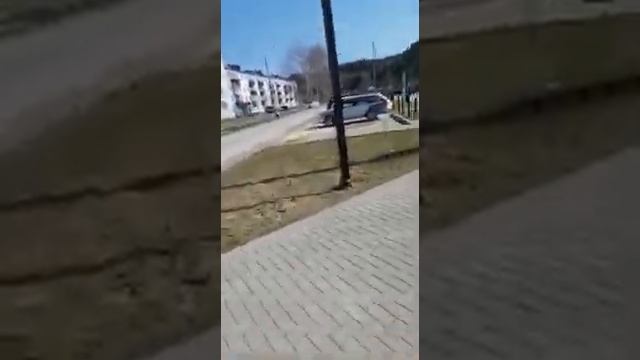 Залепуха газонной травы со стадиона в селе Чехов