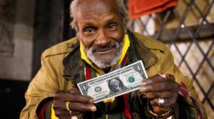 Самые МАЛЕНЬКИЕ зарплаты в мире! Как живут эти бедолаги?