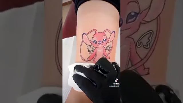 Tatuterapia | Tatuaje Chamánico Moderno - Ángel de Lilo & Stitch