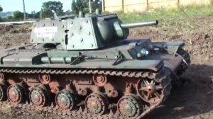 Радиоуправляемый танк Heng Long КВ-1 с дымом и железными гусеницами