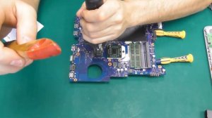 samsung r425 не включается