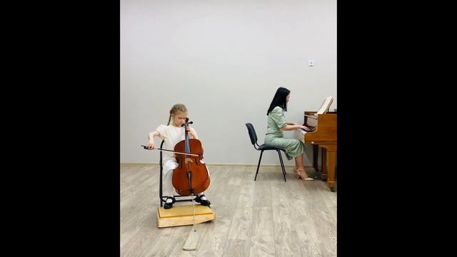 Amelia Reaboi plays cello N. Baklanova: Mazurka смотреть онлайн