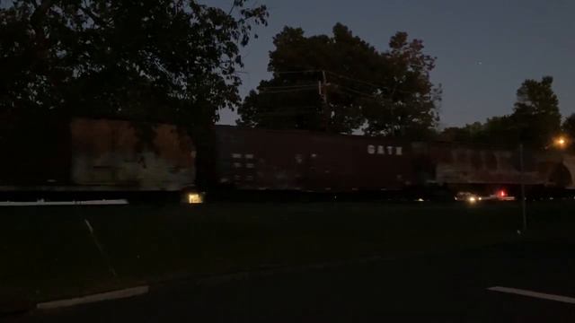 Returning Conrail CA-51 in Twilight at Magnolia, NJ - 10/18/22 смотреть онлайн