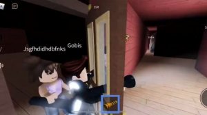 Лабиринт в ROBLOX убегаем от больших голов!