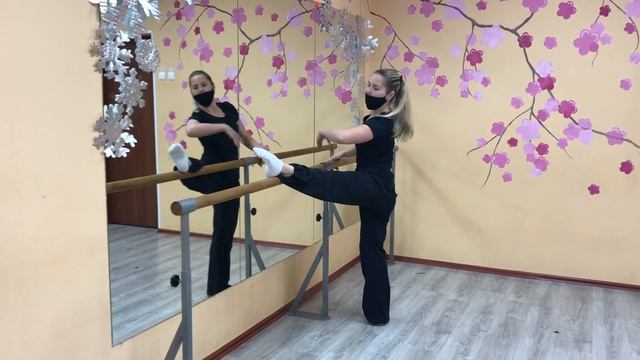 Видео-занятие «Растяжка у станка»#ЗимавПодмосковье