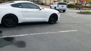 Вдумчиво обо всем. Слежу за Псевдо бомжом. Ана оставила ребенка й грузила машину  ( Посреди дороги