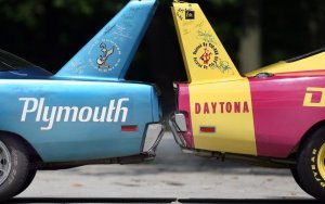 Крылатые воины NASCAR: Dodge Charger Daytona и Plymouth Superbird