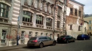 центр Москвы.. Хохловский переулок..в 10 минут от кремля..снимается кино