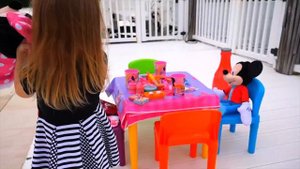 Настя и новые игрушки от Микки и Минни маус Видео для детей про игрушки