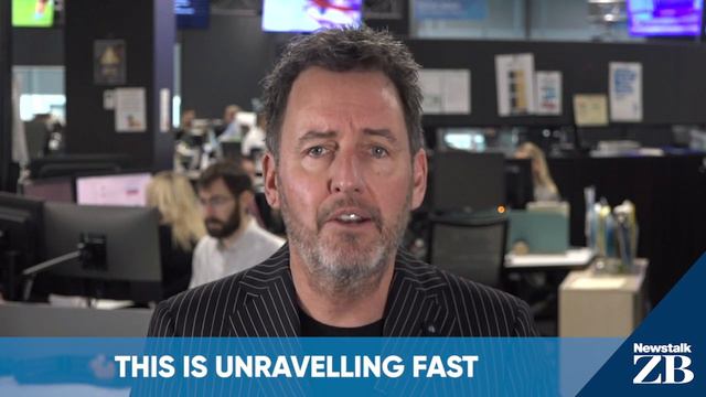 Mike's Minute: This is unravelling fast смотреть онлайн