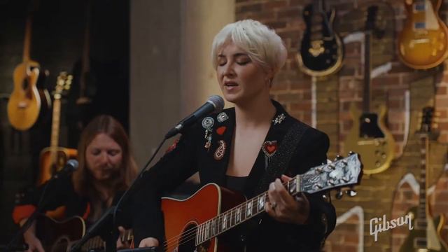 Behind the Mic Live at the Gibson Garage with Maggie Rose смотреть онлайн