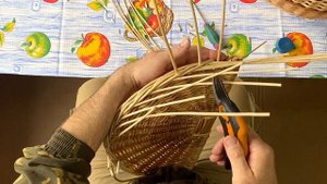 Корзина с двумя крышками (пикниковая). Загибка по кромке крышки.