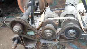 испытание самодельной вальцевой мельницы/плющилки/testing a homemade roller mill / crusher /