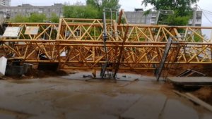 Падение крана в центре Перми