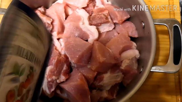 Шашлык традиционный кавказский.