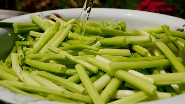 Борщевик - Сбор и маринование Азербайджанская Кухня Деревенская Кухня  Рецепты
