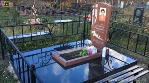 Гранитная оградка на могилу. Россия. Установка нового креста на  могиле Афонского старца Мос