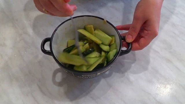 ТОП 4 ВКУСНЫХ И ПРОСТЫХ РЕЦЕПТА ИЗ ОГУРЦОВ. ЧТО ПРИГОТОВИТЬ ИЗ ОГУРЦОВ?